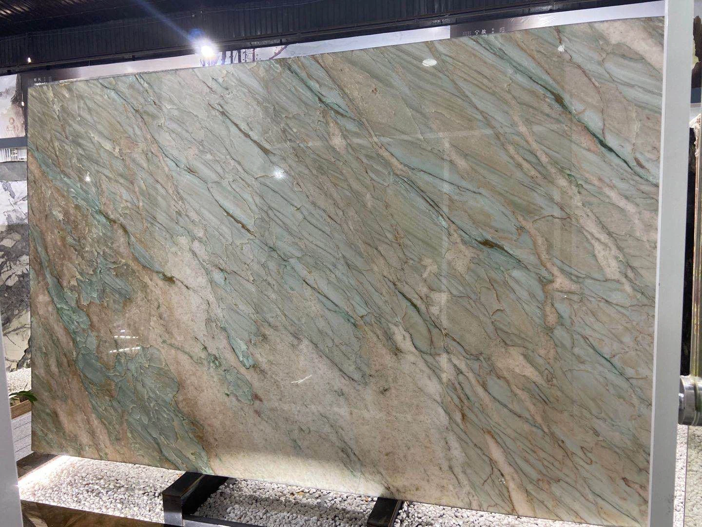 Alexandrita Quartzite Slabs.jpg