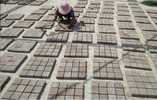 Porphyry Cobble On Mesh