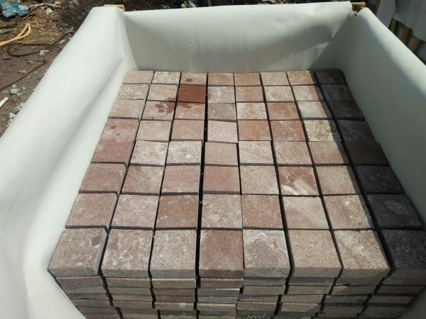 Porphyry Cobble On Mesh