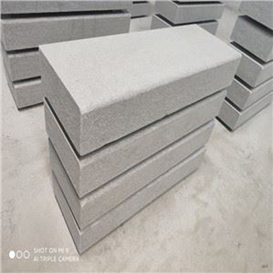 G633 Grey Granite Kerbstone