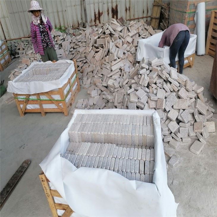 Tumbled G682 Granite Cobble