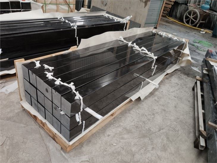 Jet Black Granite Tombstone Kerb